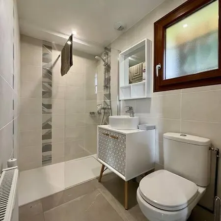 Hébergement de vacances Maison chaleureuse avec parking, jardin, terrasse La Celle-les-Bordes